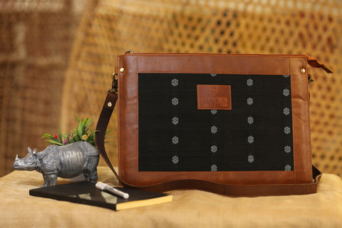 LAPTOP ( BLACK SIMPLE DESIGNED HANDWEAVED SLEEVES)