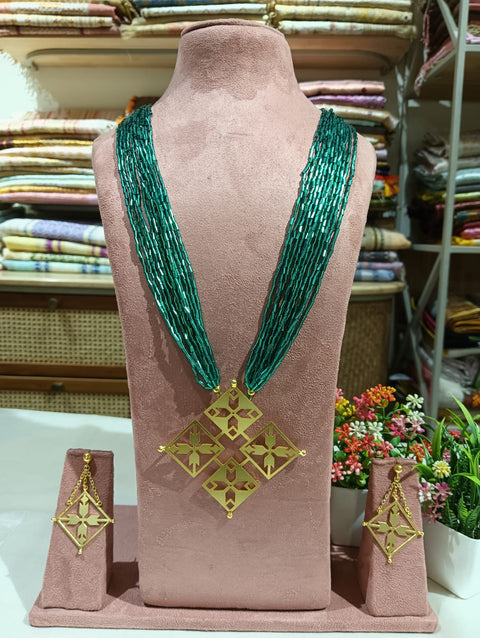 GREEN GEOMETRIC NECK SET