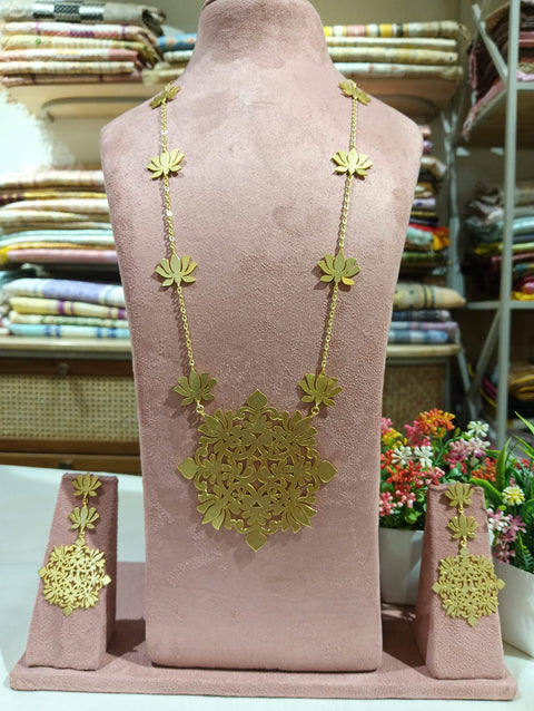 LOTUS BIRD NECK SET