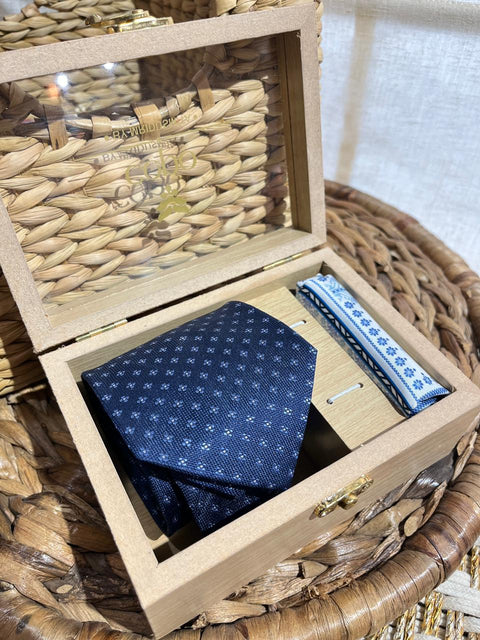 Tie Pocket Square