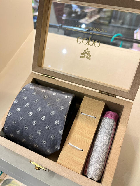 Tie Pocket Square